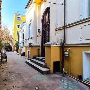 Hostel 5 Stars High, Boekarest