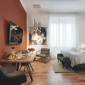 Emi Luxury , Pula Kroatië